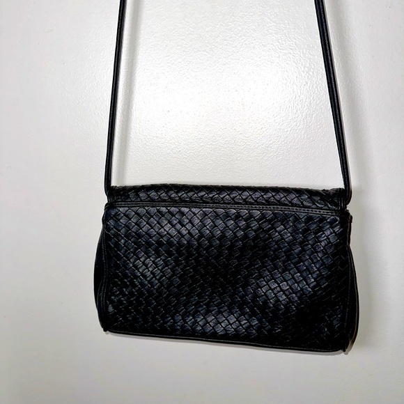 Black Cross-woven Crossbody Bag - Picture 3 of 4
